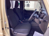 運転席の状態は綺麗です。