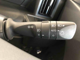 ☆オートライト機能☆車外の明るさに応じて自動的でヘッドランプを点灯および消灯します。夕暮れ時やトンネルなどで便利です!