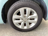 アルミホイールです。足元が引き立つので、車全体のイメージがアップしますよ!