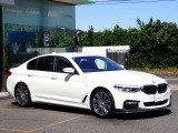 BMW在庫保有台数常時100台以上!ご来店の際はBMW本店(厚木市下荻野140-1)にご来店ください!弊社自慢の全天候型ショールーム!BMW在庫保有台数常時100台以上ございます!