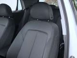 クオリティの高いシートを採用するのは、Audiのクルマづくりの哲学のひとつです。特に座り心地が重要です。体の大きなドイツ人が座っても頑丈な耐久性があります。。しかも肌触りも良く高級家具のようです。