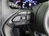 メーター内パネルのコントローラーです。燃費情報などさまざまなデータが見れますよ。