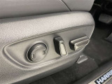 パワーシート搭載。微妙な調整が手軽にでき、ピッタリのポジションで運転することが可能です。