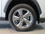 純正のアルミホイール装着車です。タイヤサイズは225/60R18です。