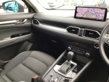 現在のMAZDA車はインパネ配置が視線の動きが少なくなるように設計レイアウトされています☆ひとつひとつの部品からMAZDAの安全に対するこだわりを感じる事が出来ます☆