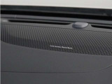 【harman/kardon】世界のオーディオファン垂涎のプレミアムサウンドシステムを搭載。原音に近い音場空間を忠実に再現。乗る人すべてに最良の音響体験を提供します。