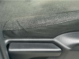 【前席】フロントシート。しっかりした造りの純正シートはロングドライブでも疲れにくいです。