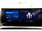 クルマの頭脳ともいえる、管理システム、iDrive。ナビだけではなく、オーディオ操作や車両情報の表示などをコントロールできます。便利さと安全性の向上にも繋がっています。