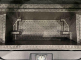 ラゲージデッキボードの下には大容量の収納ができる深底ラゲージアンダーボックス