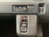 ワンアクションでスムーズな運転を支援する、エレクトリックギアセレクターに、パーキングブレーキは、電子制御パーキングブレーキです。