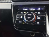 温度コントロールフルオートエアコンです。運転席で温度設定ができます。冷え性の方が乗っても安心ですね♪