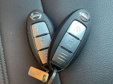 インテリジェントキーです。キーを取り出す事なく、車両のボタン操作だけてドアロック操作やエンジン始動等が可能です。