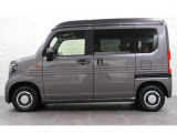 当店の展示車は、プロの業者にボディーの磨き、ルームクリーニングを依頼していますので、とてもきれいです!!ぜひ、見にいらしてください!