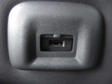 後席にはType AのUSB電源ソケットが装着されております☆