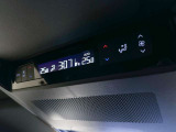 リアエアコンを搭載。暑い日は涼しく♪寒い日は暖かく♪後部座席まで快適空間に。