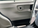 ☆お車についた傷やヘコミ、事故の修理もハヤシにお任せください。自社鈑金工場で修理ができますの安心です☆