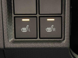 寒い日のドライブを快適にするセレクション専用装備の運転席&助手席シートヒーターが付いてます