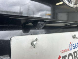 車庫入れもお任せのバックカメラが付いて、後方確認もラクラク♪安全に車庫入れも可能です。便利な機能ですが、バックカメラを過信せず、目視もお忘れなく。