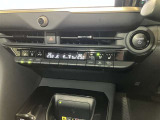 左右独立フルオートエアコン操作スイッチ・運転席/助手席シートヒータースイッチ&シートベンチレータースイッチです。