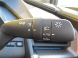 AUTOの位置にセットしておくと、暗くなったら自動でライトの点灯をサポートしてくれます!高速道路でのトンネル通過時など便利です!