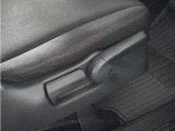 ◆シートハイトアジャスター◆運転席を上下に高さ調節ができます!運転ポジションを体格に合わせてシート調整できます。