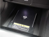 ◆ワイヤレス充電器◆ワイヤレス充電対応のスマートフォンを置くだけで充電が可能でとても便利な機能です。