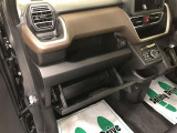 車内の整理整頓に役立つ便利な収納が車内のいたるところに設置されています。