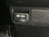 当社の車は納車前にしっかり点検・整備してお届けになります。全国5,000箇所対応のトヨタロングラン保証付!