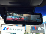 【デジタルインナーミラー】後席の大きな荷物や同乗者で後方が確認しづらい時でも安心!カメラが撮影した車両後方の映像をルームミラー内に表示。クリアな視界で状況の確認が可能です!