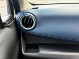 あると便利なカップホルダーを運転席・助手席用にそれぞれ装備しています