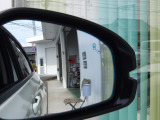車線変更をより安全にする為のブラインドスポットインフォメーションもついてます。