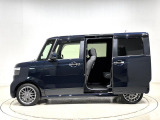 広々空間なのにコンパクト! 小回りが効くので駐車や車庫入れもスムーズに行なえます♪