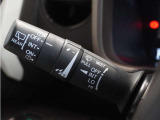 【バリアブル間欠ワイパースイッチ】車速に応じてワイパーの間隔を自動的に調整する機能。雨の量や車速に応じてワイパーの間隔を最適化し、視界を確保することができます。