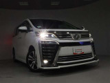 高輝度で点灯速度が速く、しかも消費電力の少ないLEDヘッドライトが装備されています!LEDの明るい光が走行中の視界の確保をサポートして、夜のドライブがより楽しく安全に運転できます♪