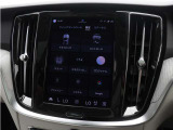 直感的な構成により、必要なときに運転の邪魔をすることなく、適切なサポート情報およびエンターテイメントを提供することができます。