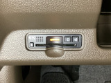ハンドルの左下にETCがついています。高速道路の料金所の通過も楽々です。 カードの取り出しもしやすい場所についています。