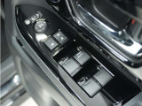 ◆パワーウィンドウスイッチ◆運転席から全席の窓の開閉操作を行うことが出来いつでも換気ができます!