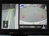 ナビ画面にアラウンドビュ-モニタ-の映像を映し出しています。  狭い場所での車庫入れをサポ-トしてくれる便利アイテムです。