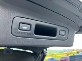 荷物を置いて車から離れると自動で開閉する「予約クローズ機能」がついたパワーテールゲート♪