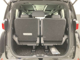お友達と一緒に行くお買い物でも、荷室があるので、帰りもゆったり帰れそうですね。お子様と一緒のお出掛けでも役立ちそうです。