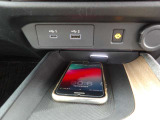 スマホのワイヤレス充電器もあります