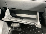 「収納スペース」使いやすい収納を、使いやすい場所に。様々な場所に収納スペースがあり使い勝手も良いので車内もスッキリして綺麗を保てます