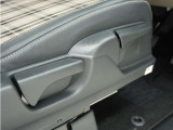 ◆シートハイトアジャスター◆運転席を上下に高さ調節ができます!運転ポジションを体格に合わせてシート調整できます。