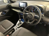 運転席周りのレイアウトをご覧ください。ナビゲーションが綺麗に装着されすっきり収まってますね!
