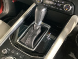 全てのトランスミッションのメリットを兼ね備えた理想的なAT、それがSKYACTIV-DRIVE(スカイアクティブドライブ)。「滑らかな変速」「ダイレクト感のあるシフトフィール」そして「低燃費」が特長です!