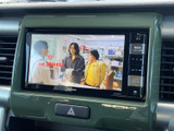 高画質ディスプレイで、動画コンテンツも楽しめます。移動時間も充実したエンターテイメント空間を実現します。