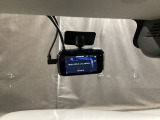 【別途SDカードの購入が必要です。また社外品は保証対象外となります。】運転中の映像・音声などを記録して、交通事故やトラブルが起きた時の正確な状況把握に役立つドライブレコーダーが装着済。