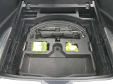 【車載工具】タイヤ交換には必需品ですね!万が一に役立つ工具です。緊急時に備え、使い方をしっかり覚えておきましょう。