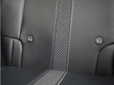 ◆ISOFIX◆シートベルトいらずでチャイルドシートと固定金具を連結するだけでガッチリ固定できます。
