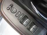 車両本体価格以外に必要な諸費用を含めたお支払総額を表示しています。車両本体価格は安いけれど諸費用が高い!!なんてことにならないよう購入に必要な金額=総額をご確認ください。